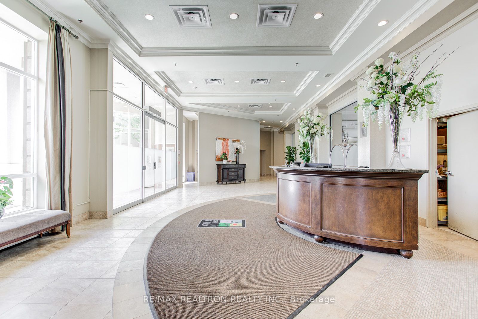 8 Maison Parc Court 710