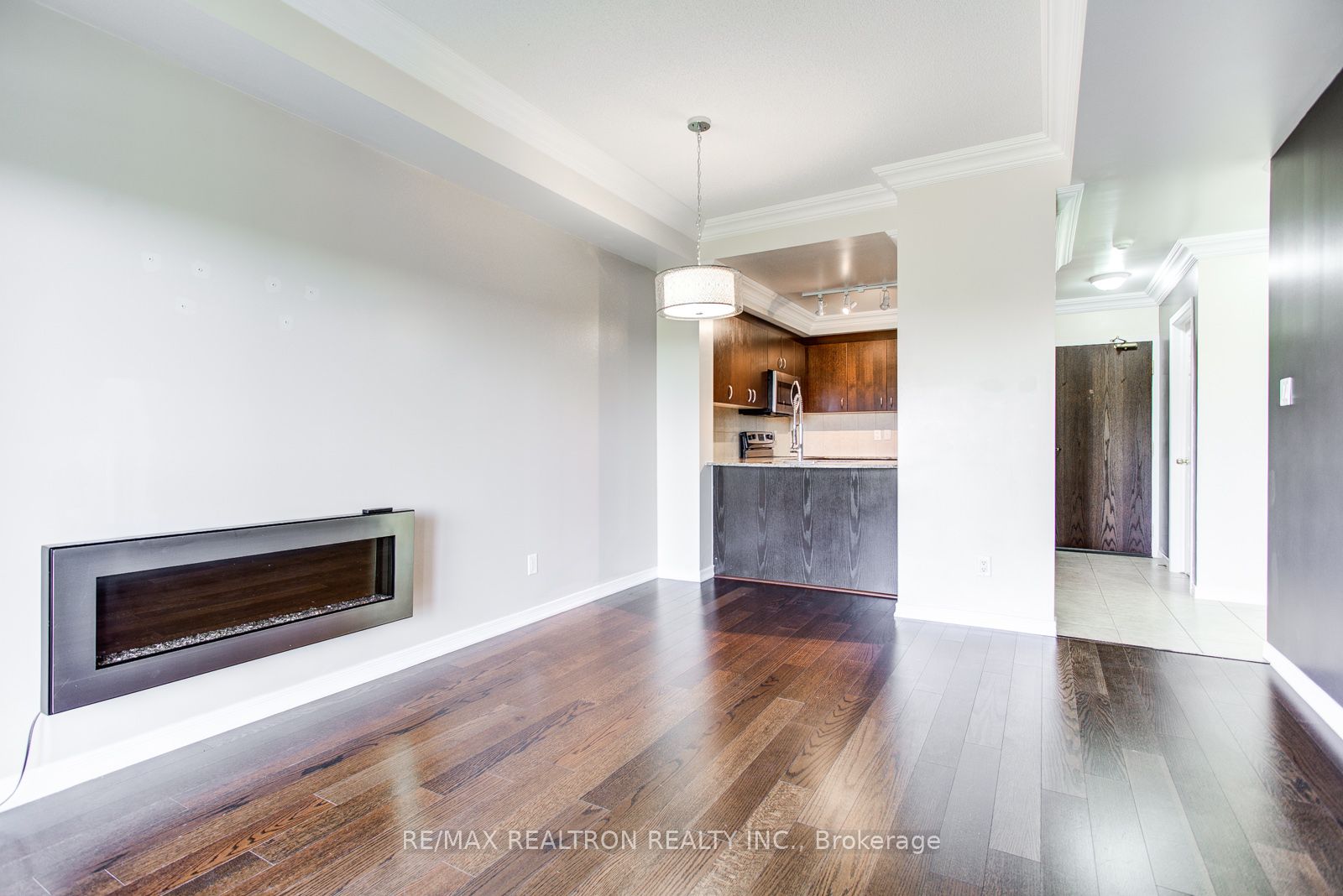 8 Maison Parc Court 710