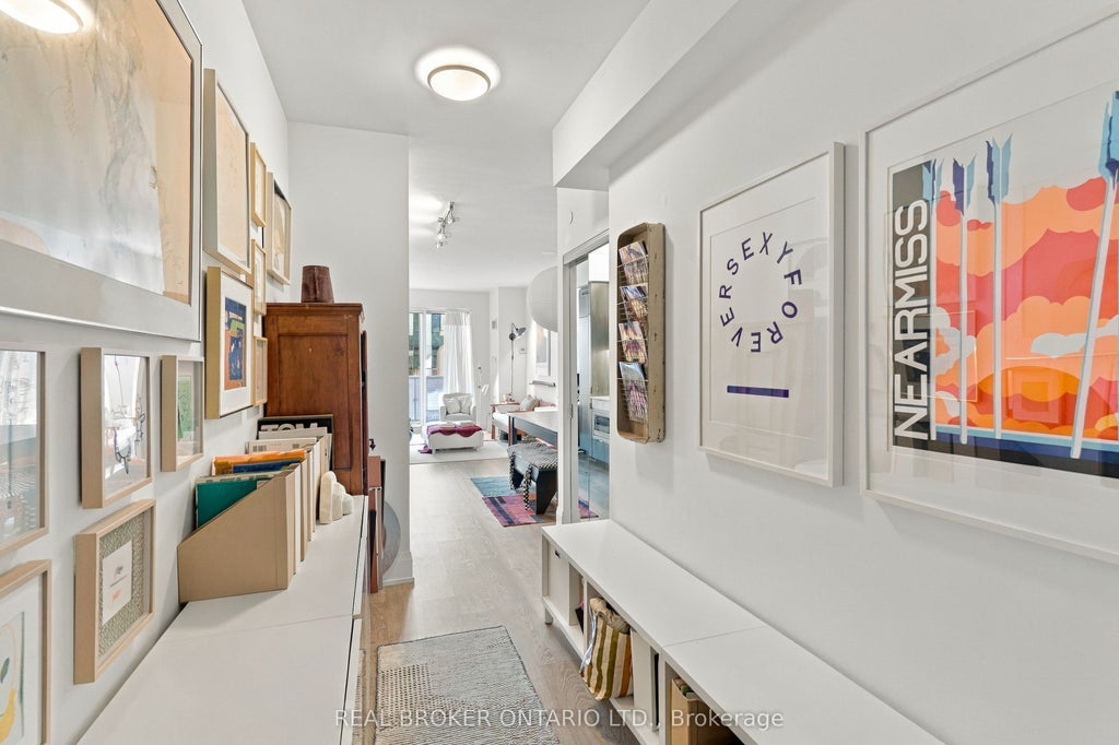 Photo of 101 Erskine Avenue #2004, Toronto, ON M4P 0C5 (MLS # C14105140)
