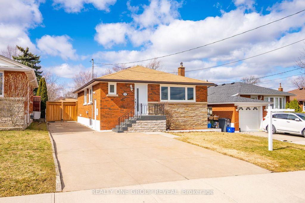 Photo of 352 East 42nd Street, Hamilton, ON L8T 3A7 (MLS # X12884942)