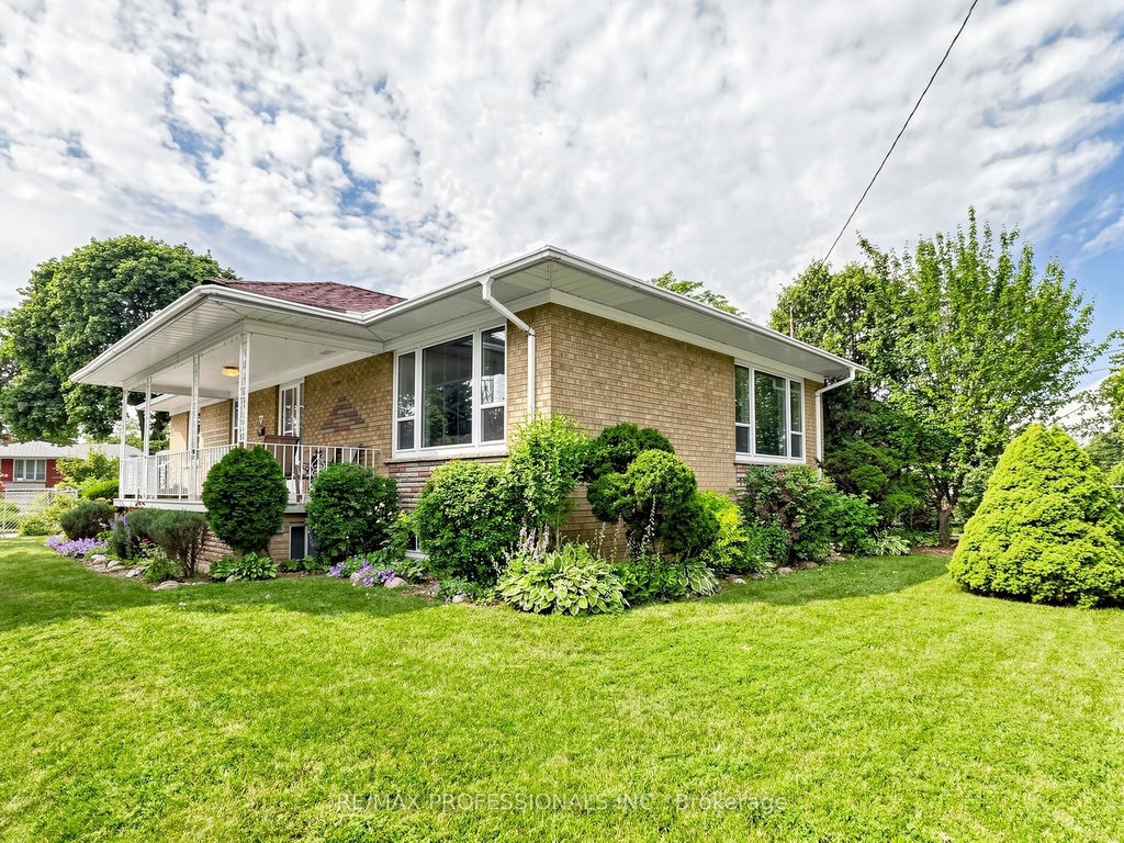 Photo of 9 Detling Court, Toronto, ON M9W 4S5 (MLS # W13538742)