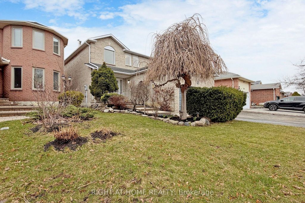 Photo of 5301 Heritage Hills Boulevard, Mississauga, ON L5R 2J8 (MLS # W13079226)