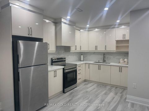 18 observatory Crescent Brampton ON L6P 4H9