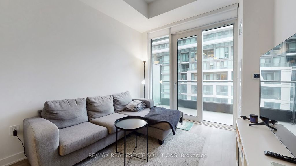 Photo of 135 Lower Sherbourne Street #1740, Toronto, ON M5A 1Y4 (MLS # C12692052)