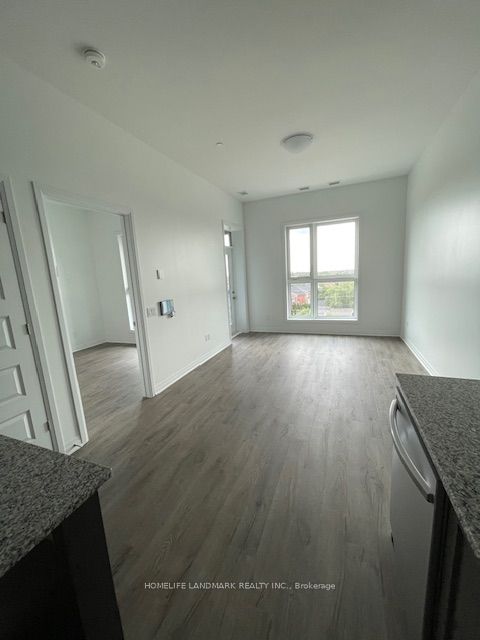 95 Dundas Street S 411