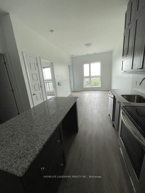 95 Dundas Street S 411
