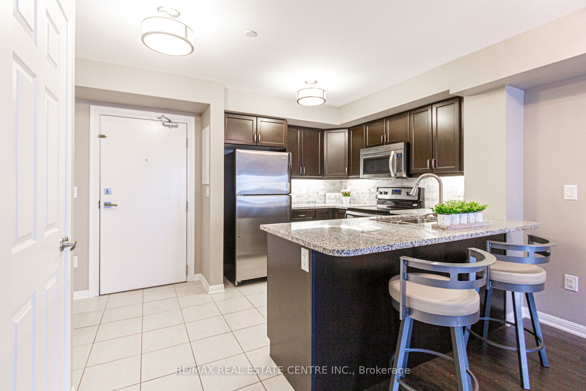 1045 Nadalin Heights 211