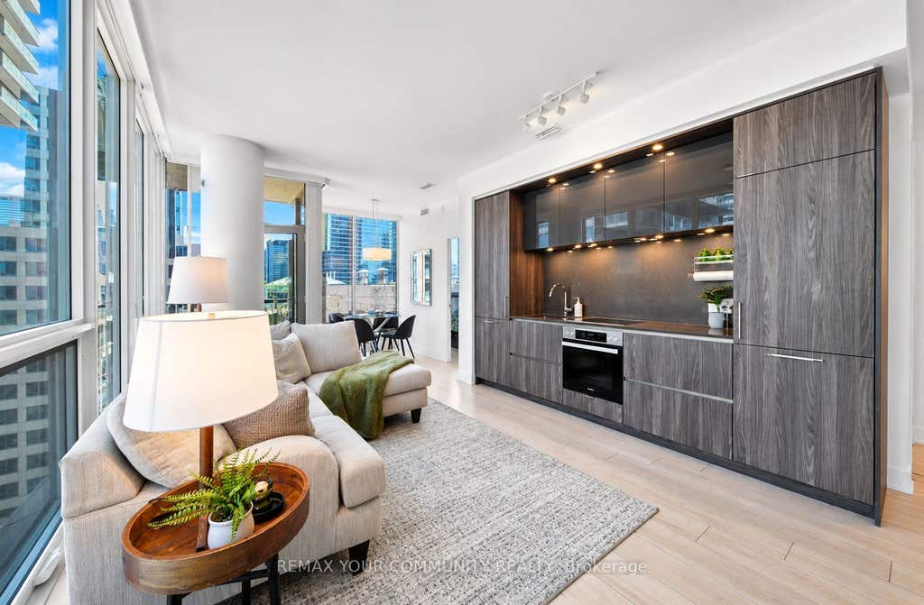 Photo of 15 Mercer Street #1806, Toronto, ON M5V 1H2 (MLS # C13613262)