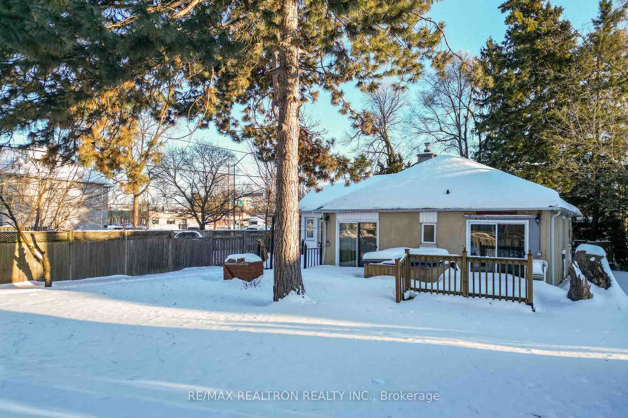 114 Weldrick Road W