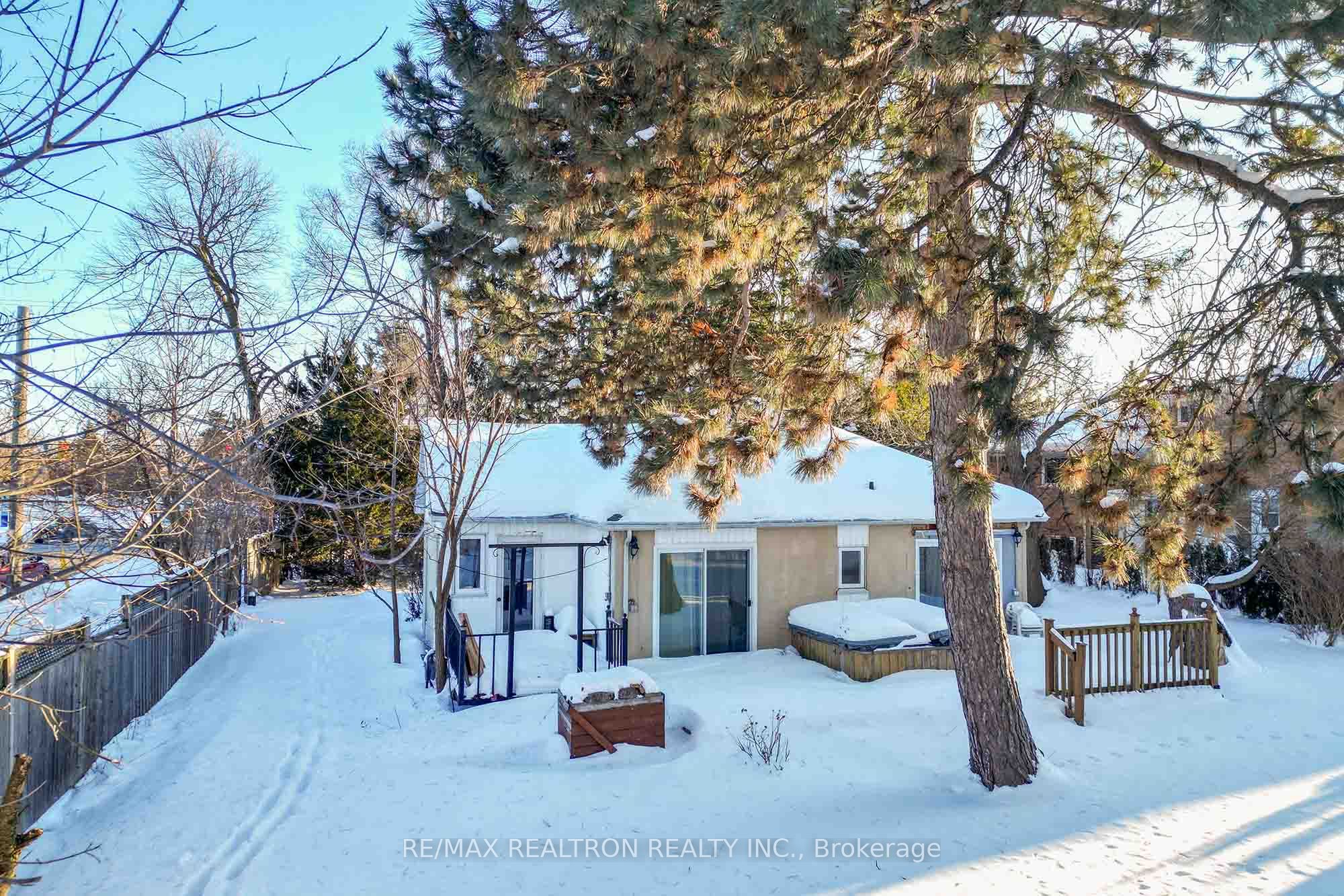 114 Weldrick Road W