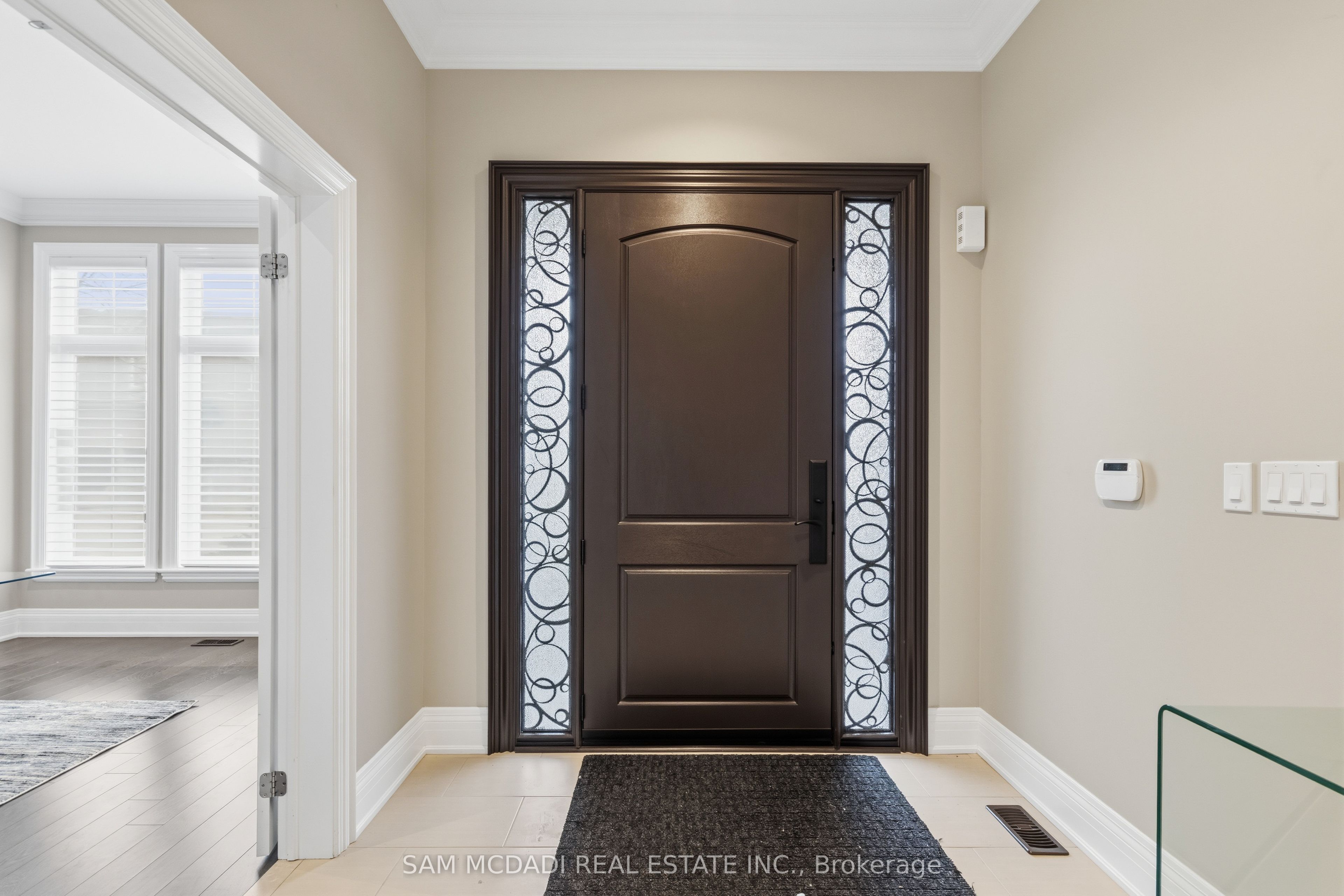 92 Heintzman Crescent