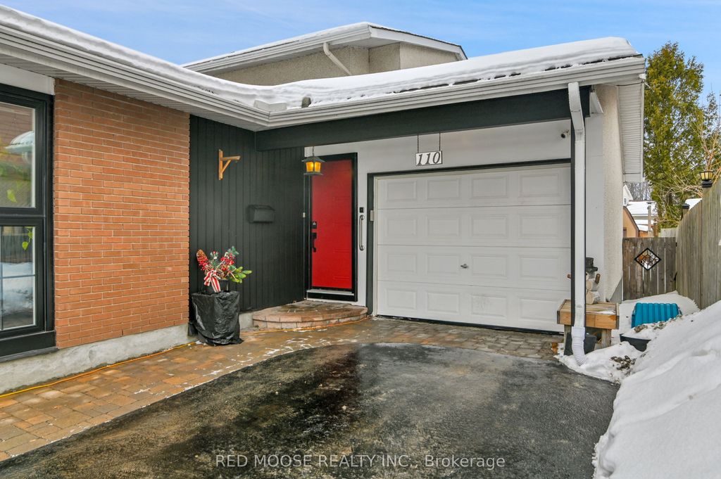 Photo of 110 Woodfield Drive, Tanglewood - Grenfell Glen - Pineglen, ON K2G 0A3 (MLS # X12800240)