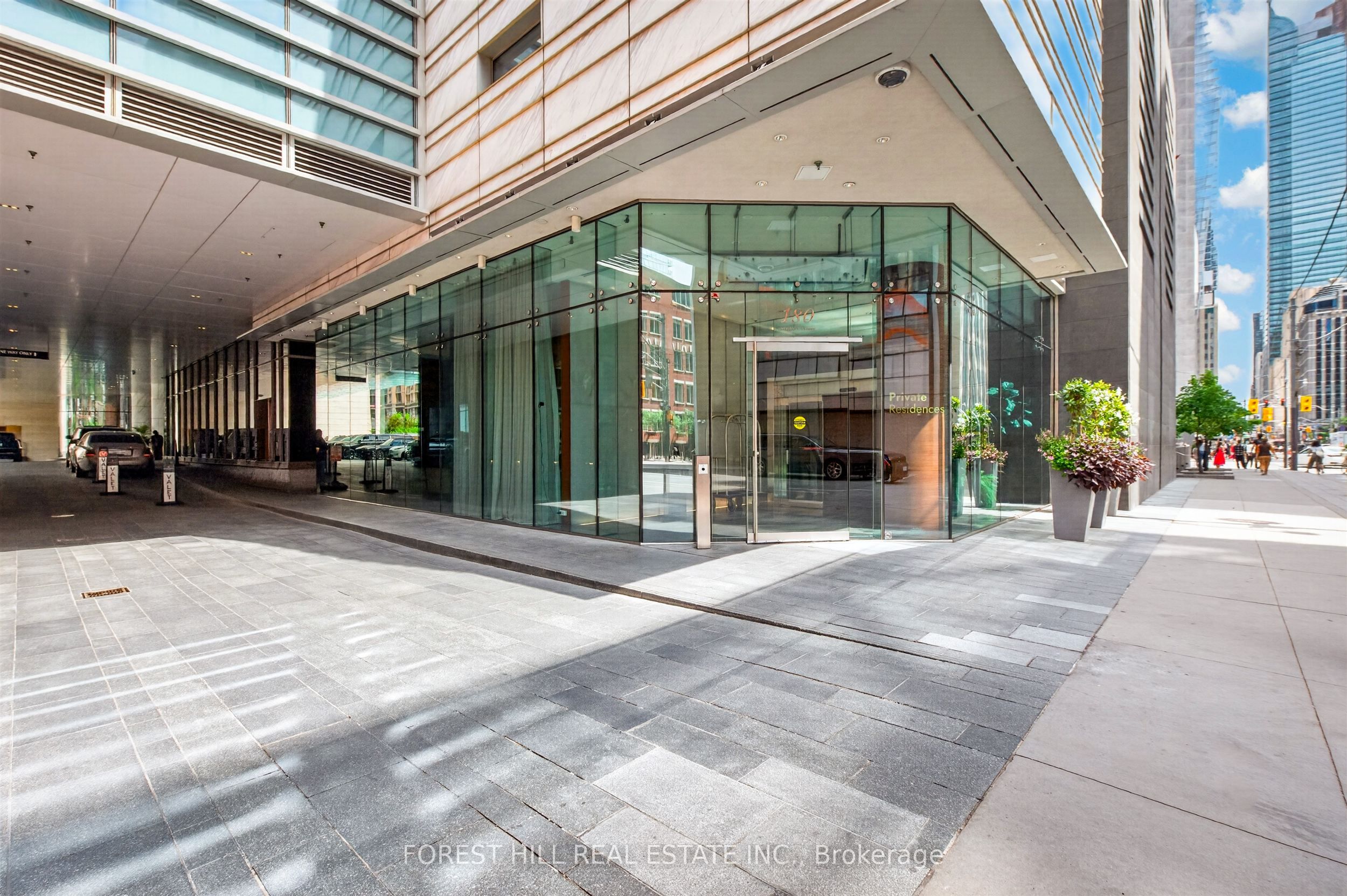 180 University Avenue 2305