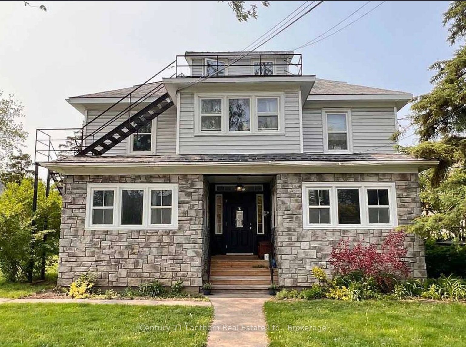 Photo 1 of 10 — 47 King Street 4, Prince Edward County, ON K0K 2T0
