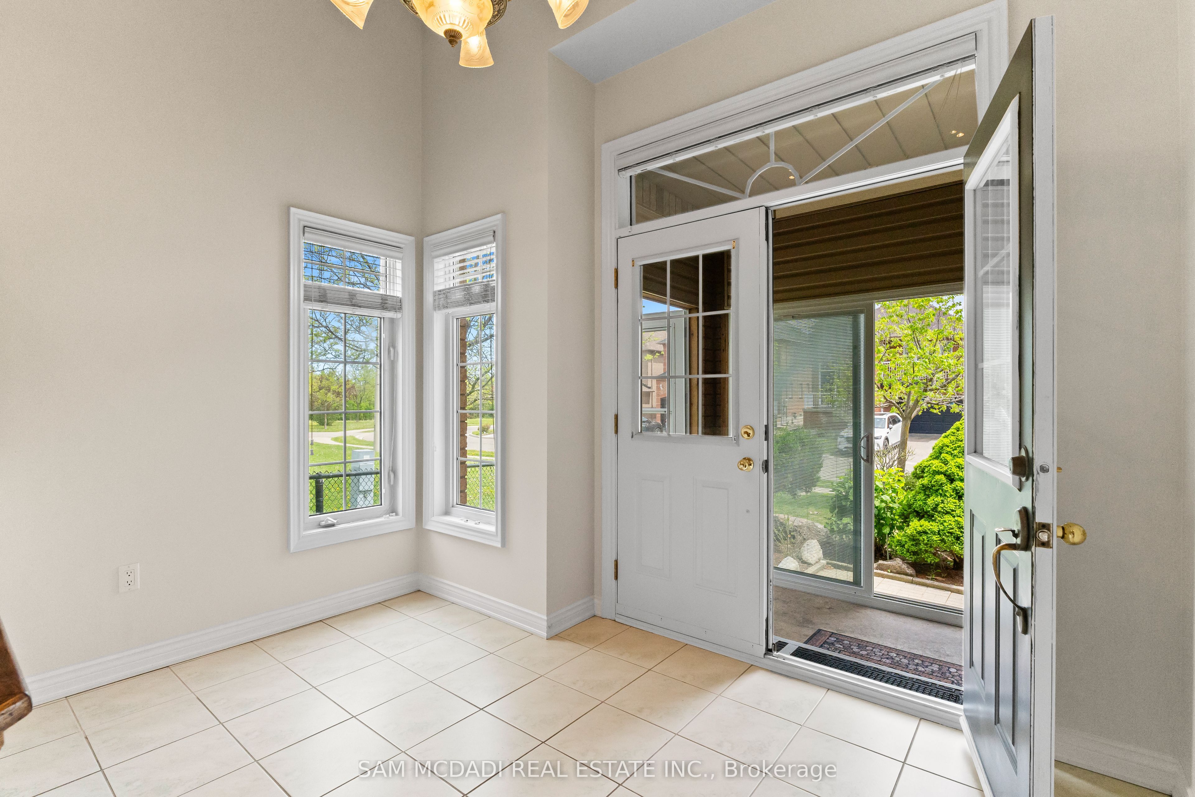 38 Maple Beach Crescent