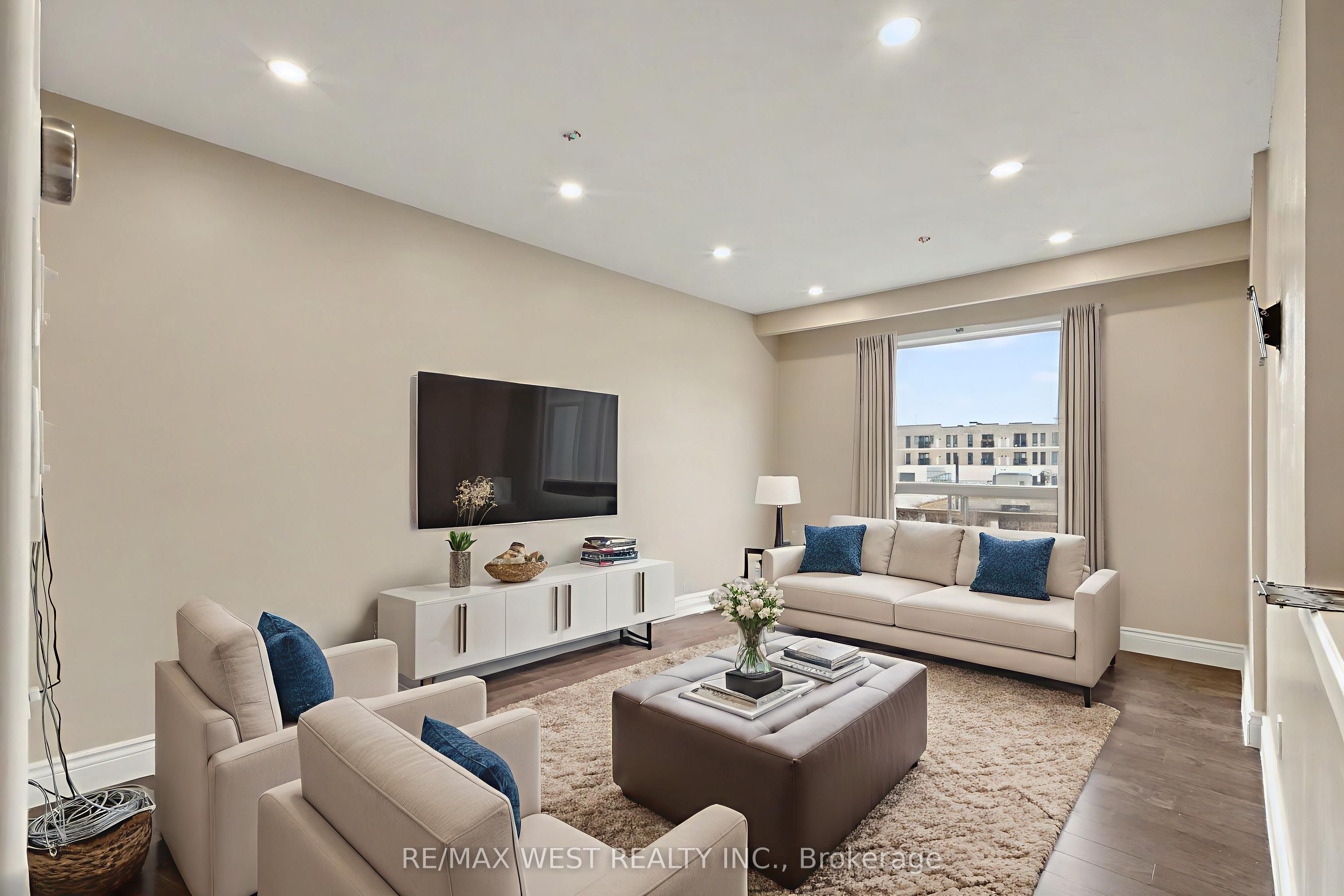 64 Bronte Street S 8