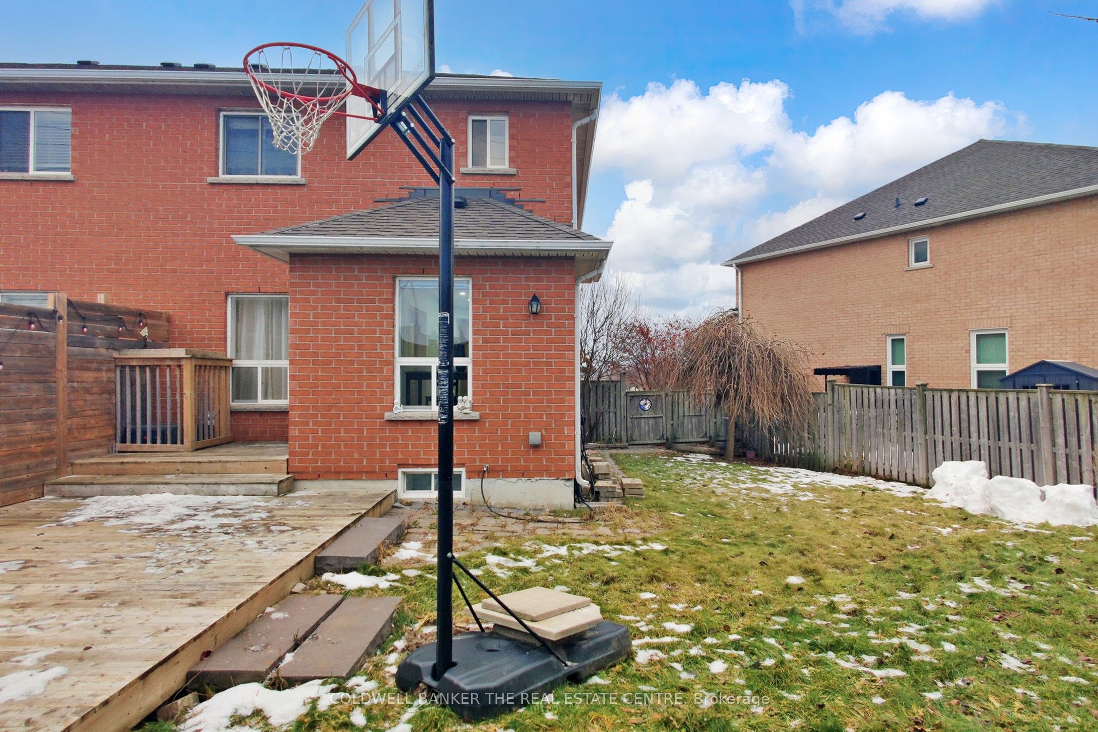 217 Stonebriar Drive N