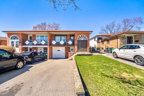 877 Consort Crescent Mississauga ON L5C 1J8
