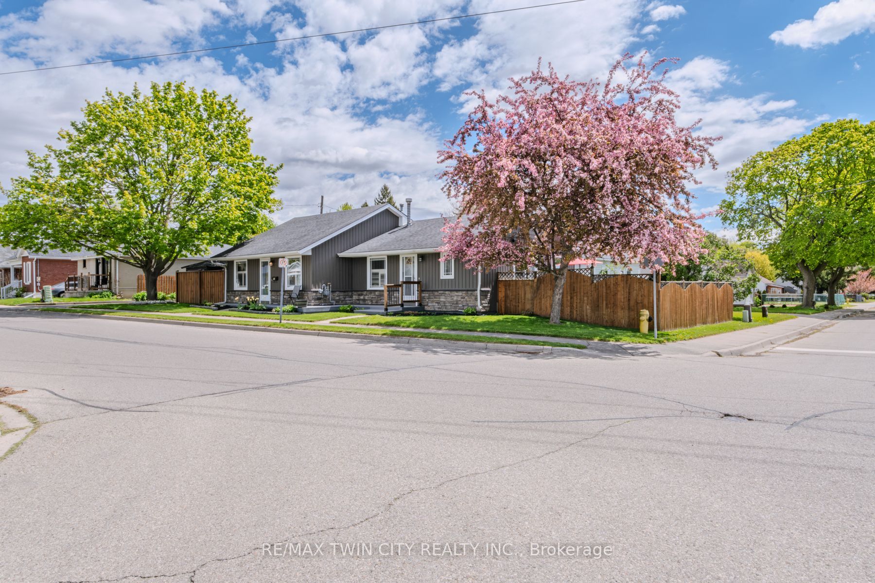 Photo 1 of 45 — 36 Crandell Avenue, Brantford, ON N3S 1C9