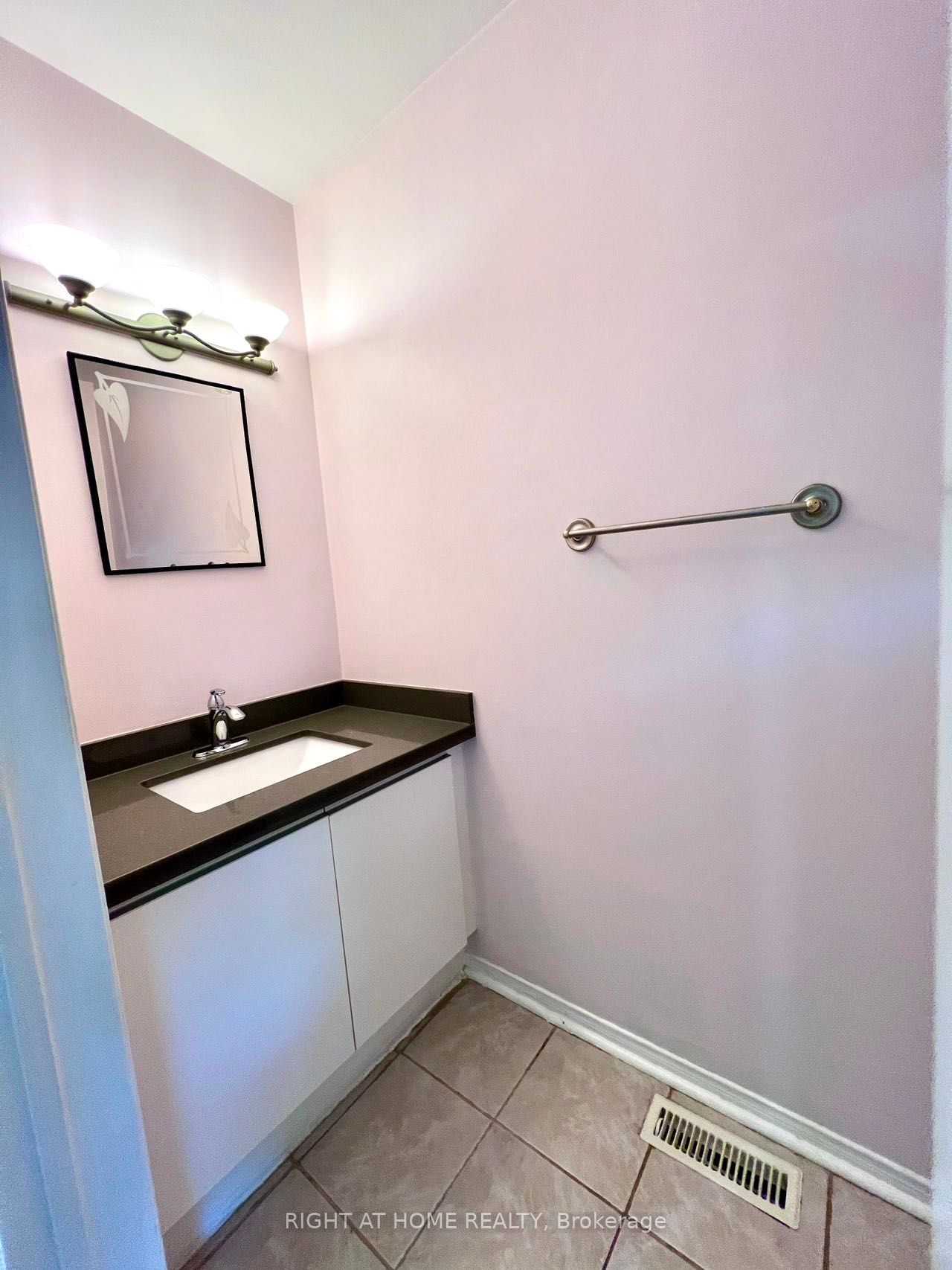 2462 Stefi Trail