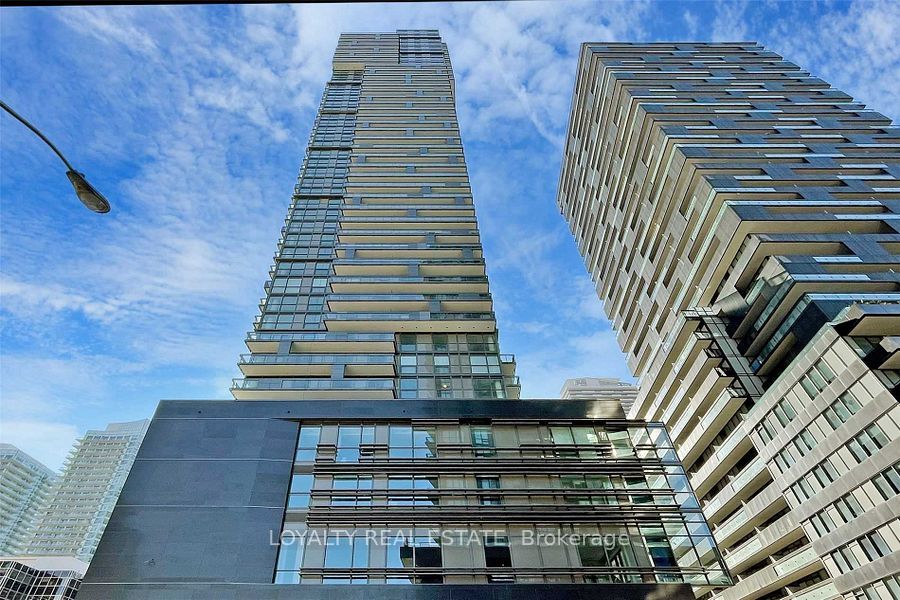 Photo of 39 Roehampton Avenue #1409, Toronto, ON M4P 1P9 (MLS # C13736914)