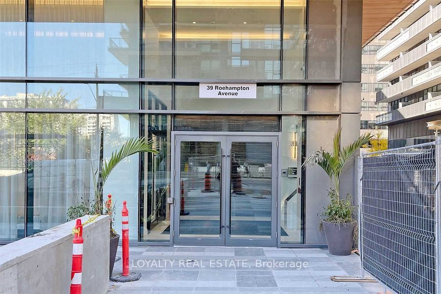 Photo of 39 Roehampton Avenue #1409, Toronto, ON M4P 1P9 (MLS # C13736914)