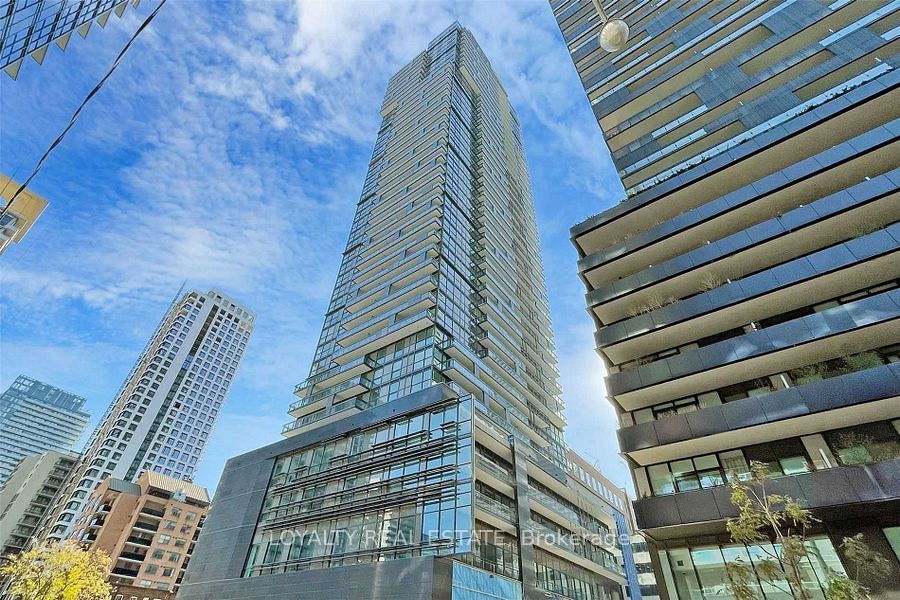Photo of 39 Roehampton Avenue #1409, Toronto, ON M4P 1P9 (MLS # C13736914)