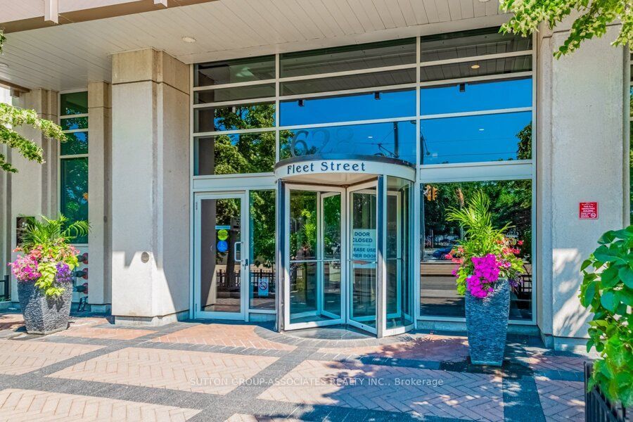 Photo of 628 Fleet Street #1603, Toronto, ON M5V 1A8 (MLS # C13760734)