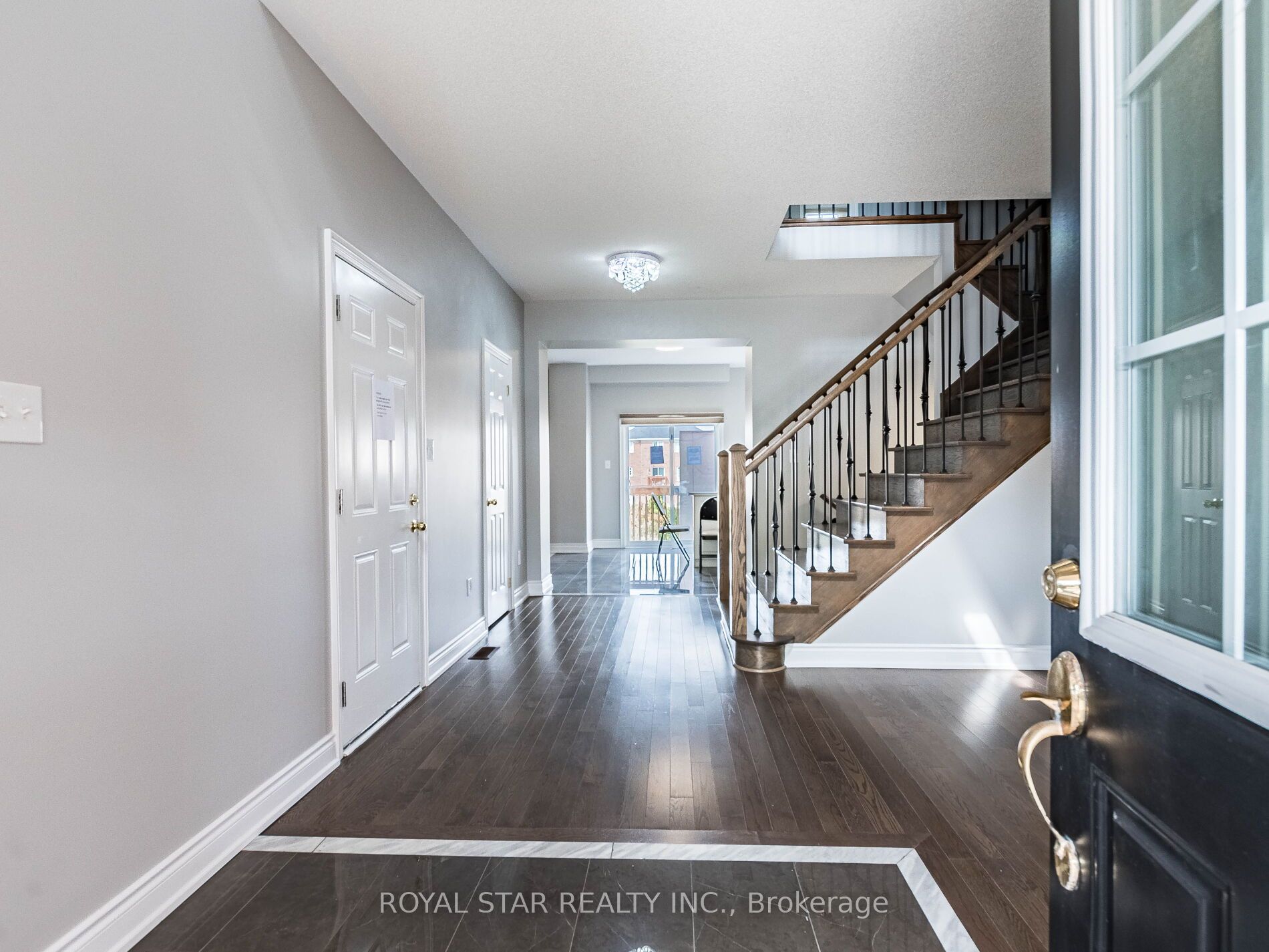 275 Checkerberry Crescent