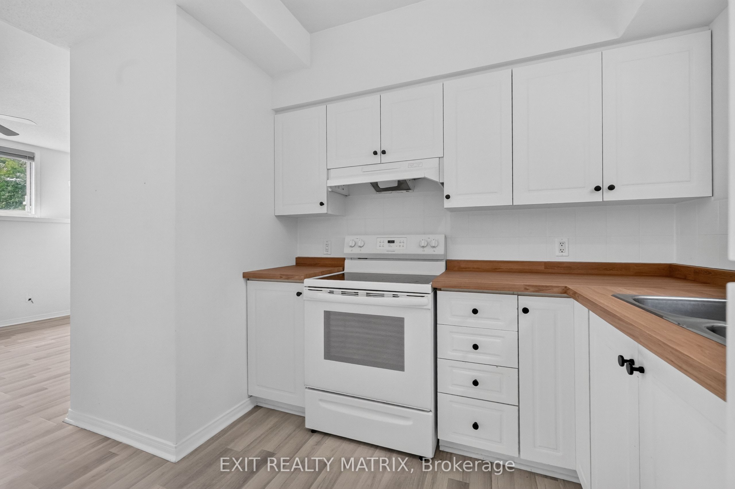 239 Stiver Street B - Photo 4