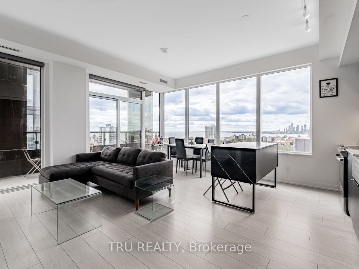 270 Dufferin Street LPH12