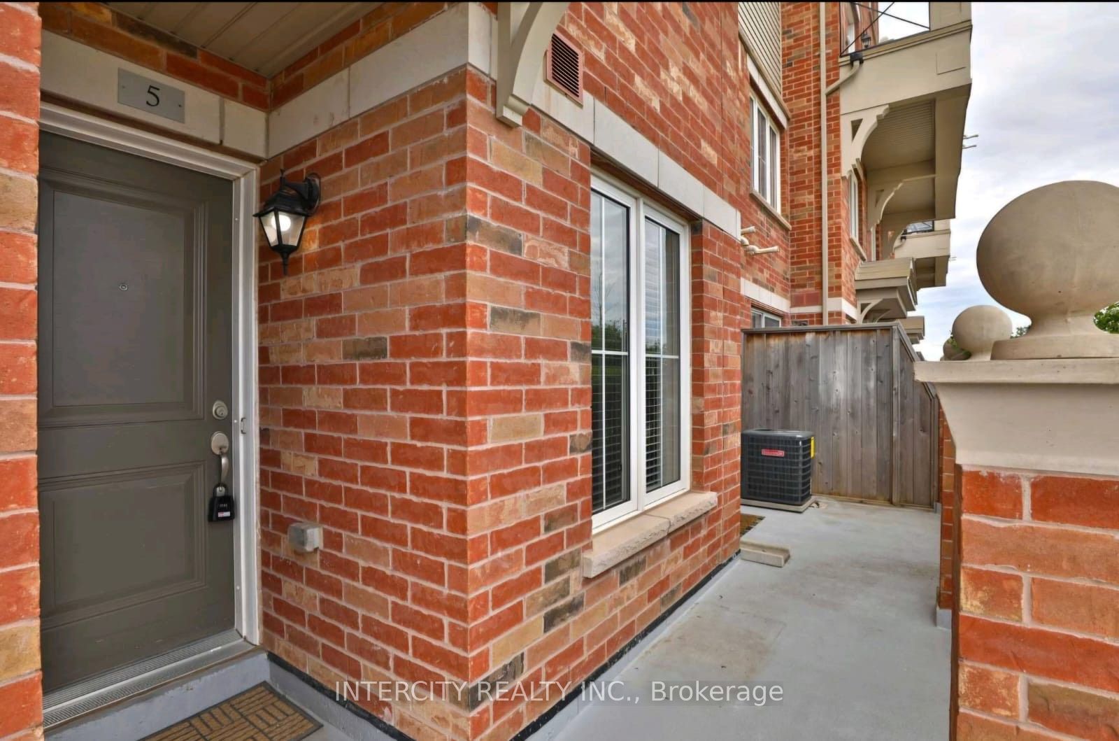 51 Hays Boulevard 5