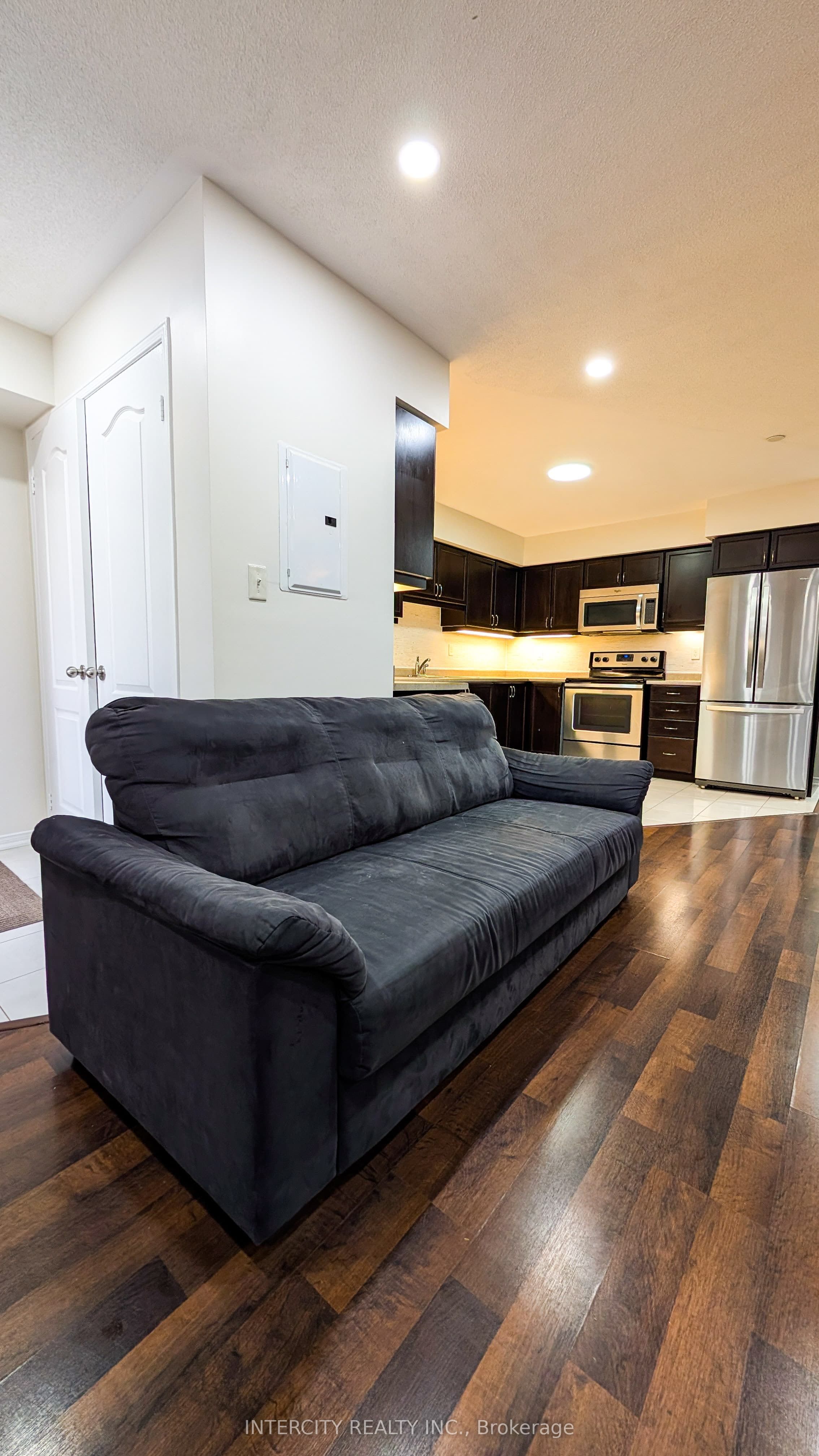 51 Hays Boulevard 5