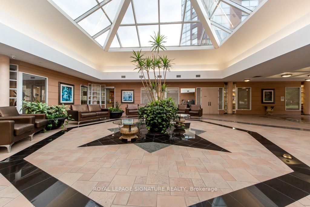 Photo of 5 Concorde Place #510, Toronto, ON M3C 3M8 (MLS # C13119278)