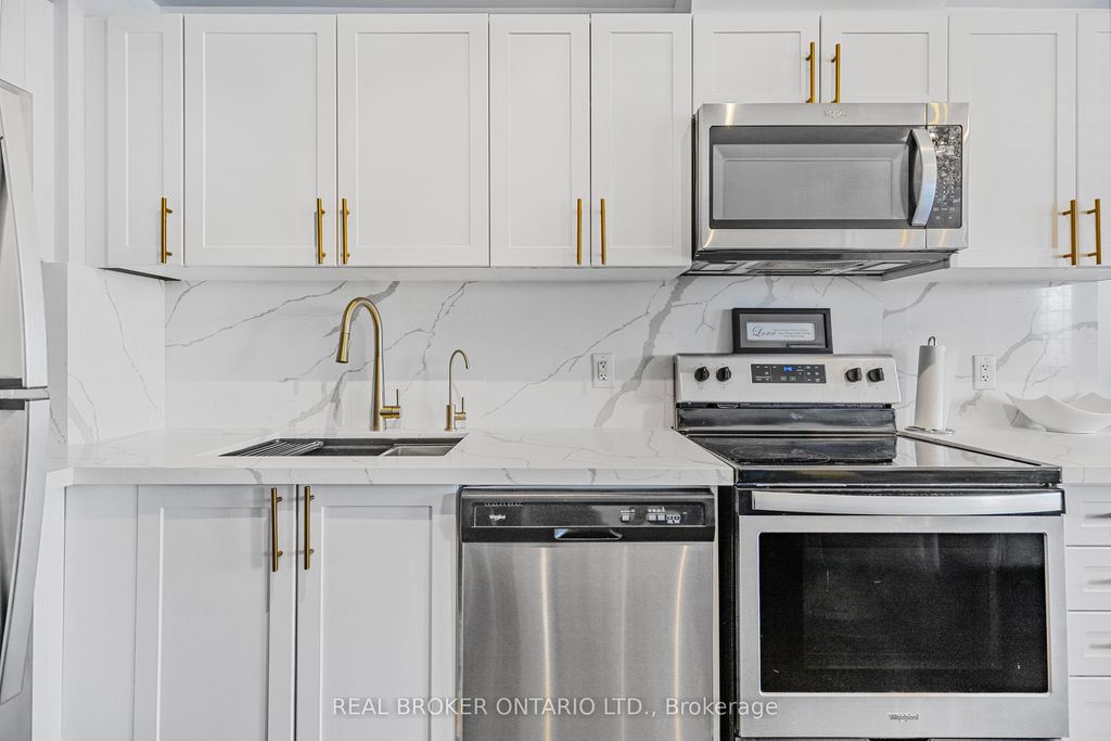 Photo of 630 Rogers Road #21, Toronto, ON M6M 0B4 (MLS # W12326432)