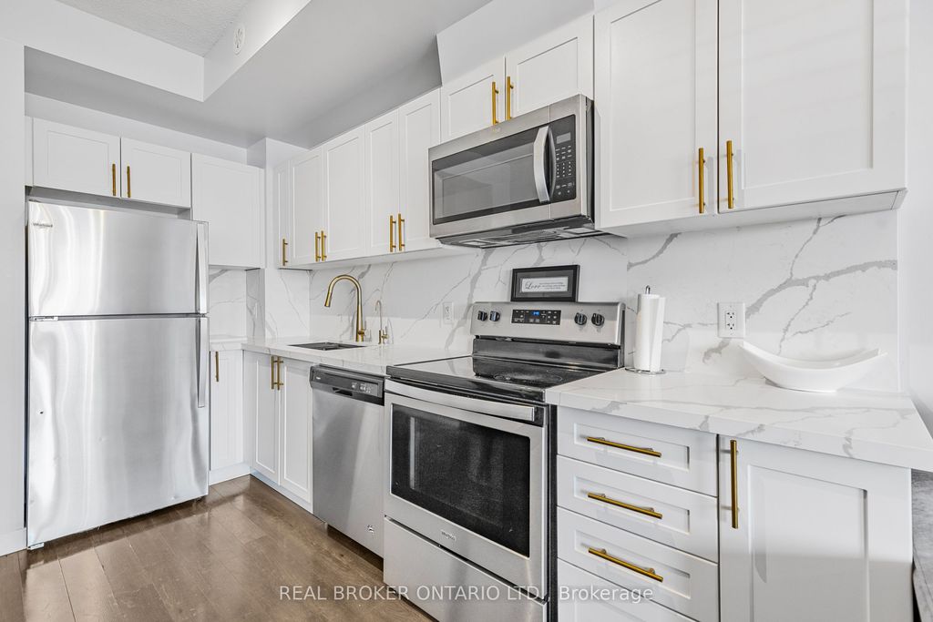 Photo of 630 Rogers Road #21, Toronto, ON M6M 0B4 (MLS # W12326432)