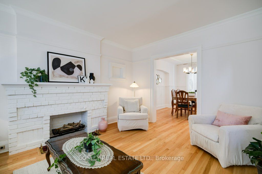 Photo of 247 Melrose Avenue, Toronto, ON M5M 1Z2 (MLS # C13789838)