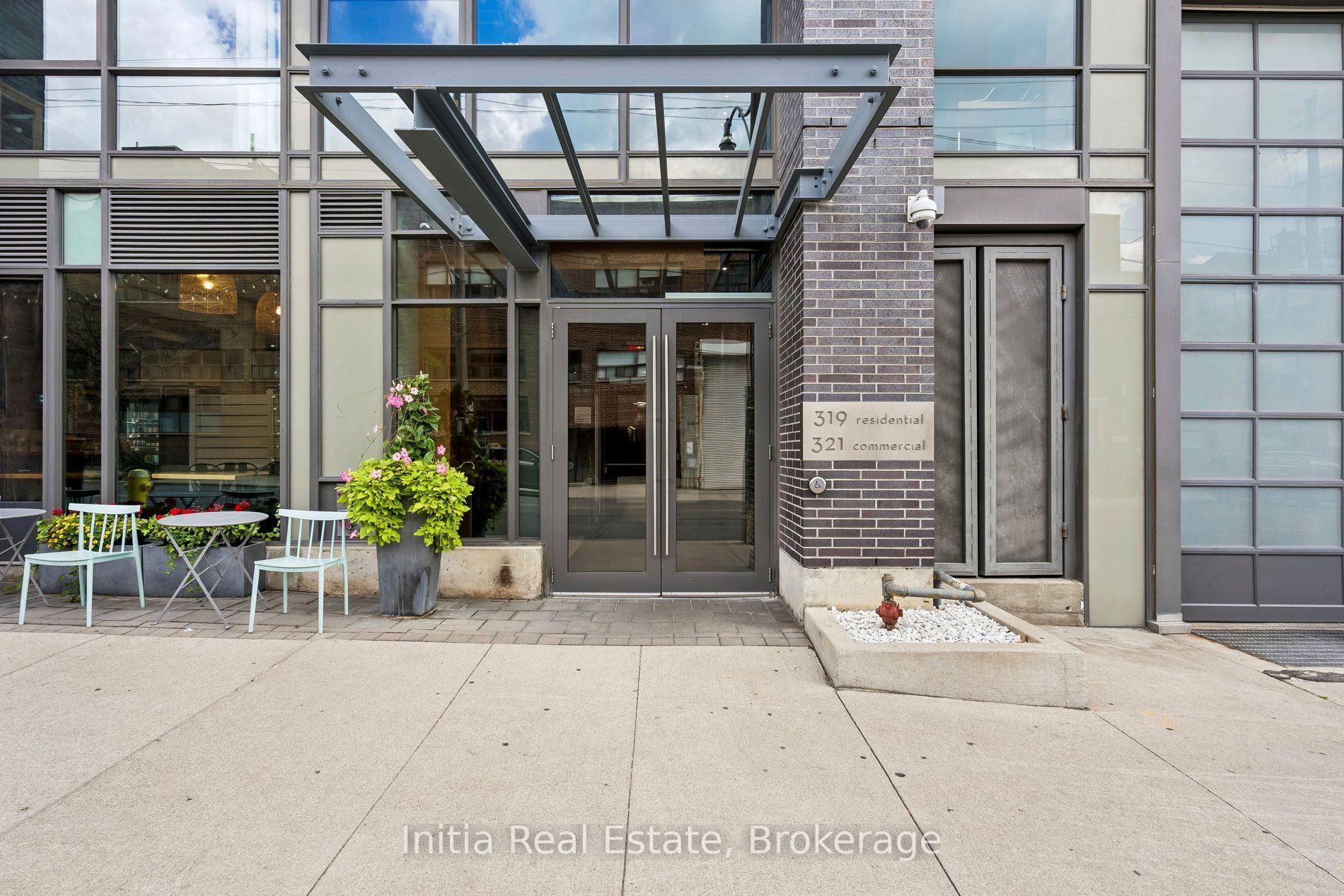 321 Carlaw Avenue 113