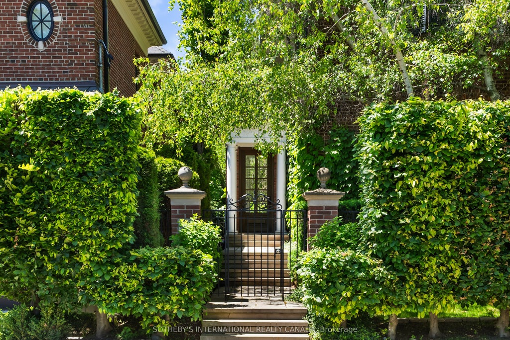 Photo of 236 Poplar Plains Road, Toronto, ON M4V 2N7 (MLS # C13658168)