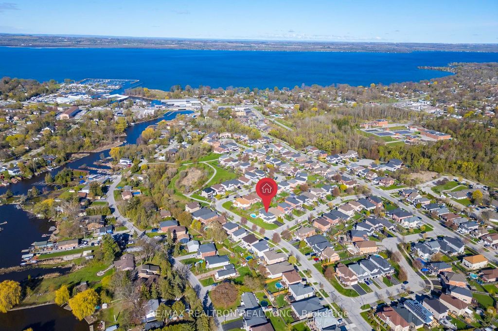 Photo of 2 Whitestone Drive, Georgina, ON L4P 0A1 (MLS # N13141470)