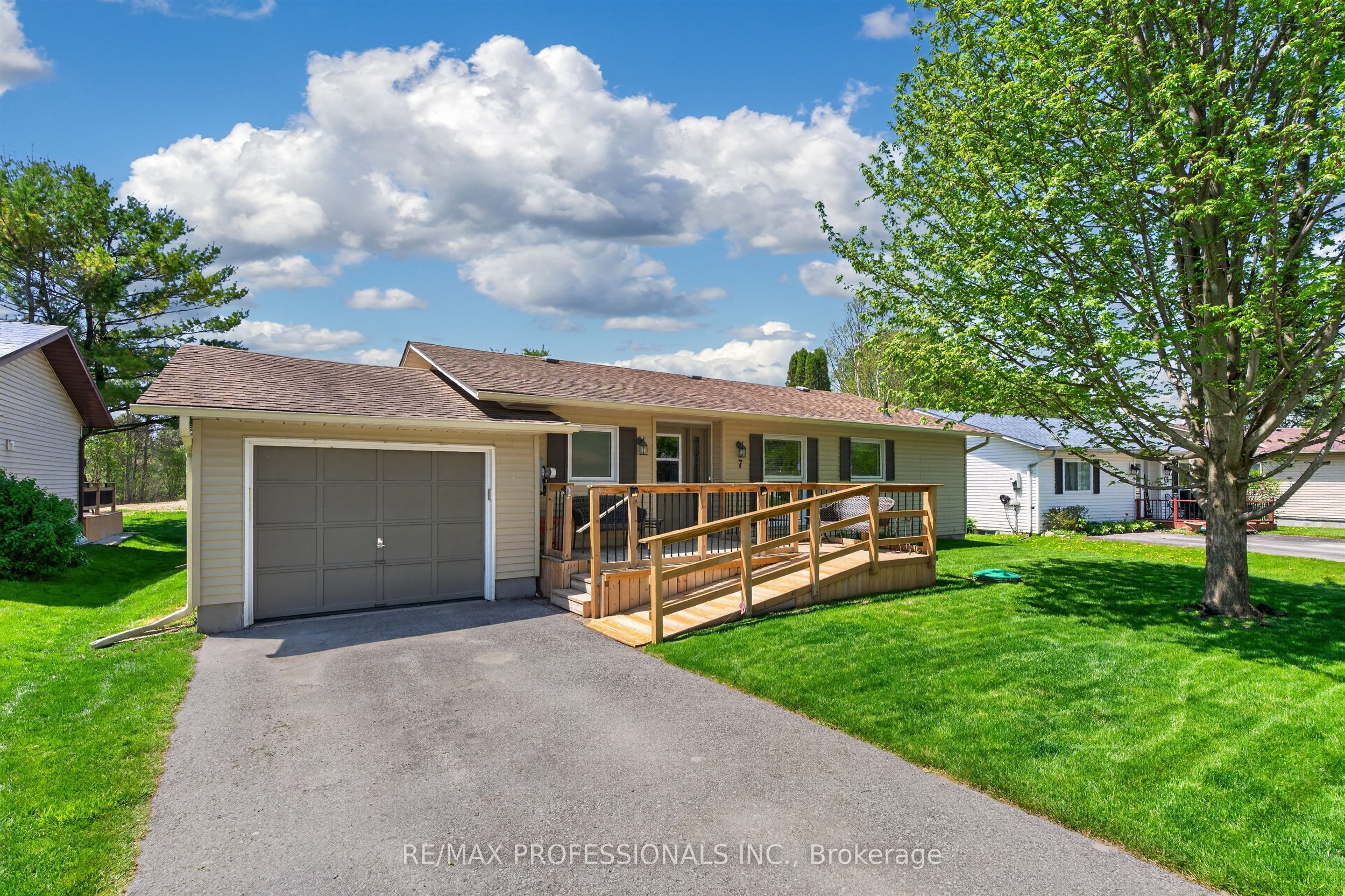 7 Tamarack Court