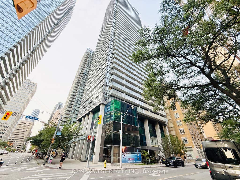 Photo of 38 Grenville Street #1203, Toronto, ON M4Y 1A9 (MLS # C13627648)