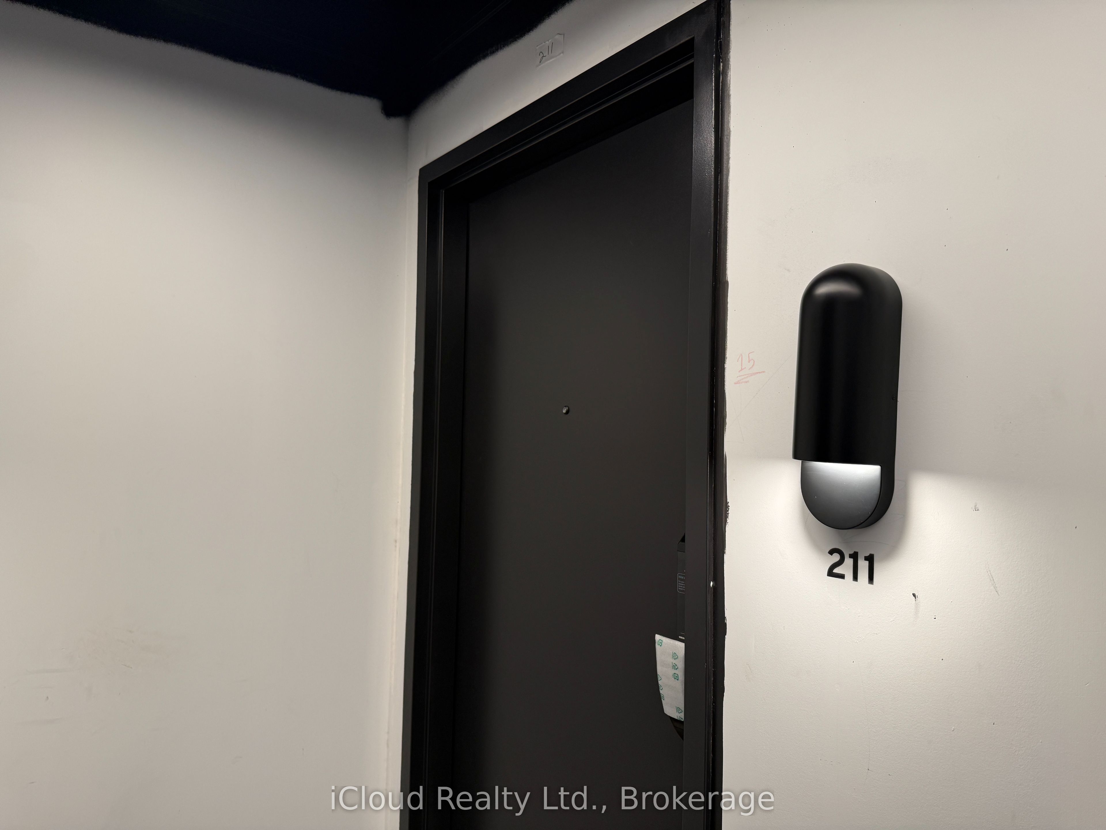 4878 Powers Common 211