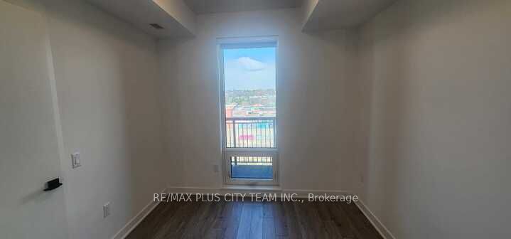 1185 Dupont Street 418