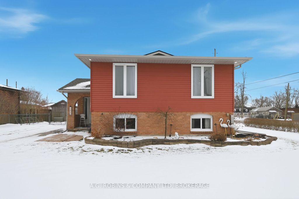 Photo of 386 Daytona Drive, Fort Erie, ON L2A 4Y9 (MLS # X12721682)