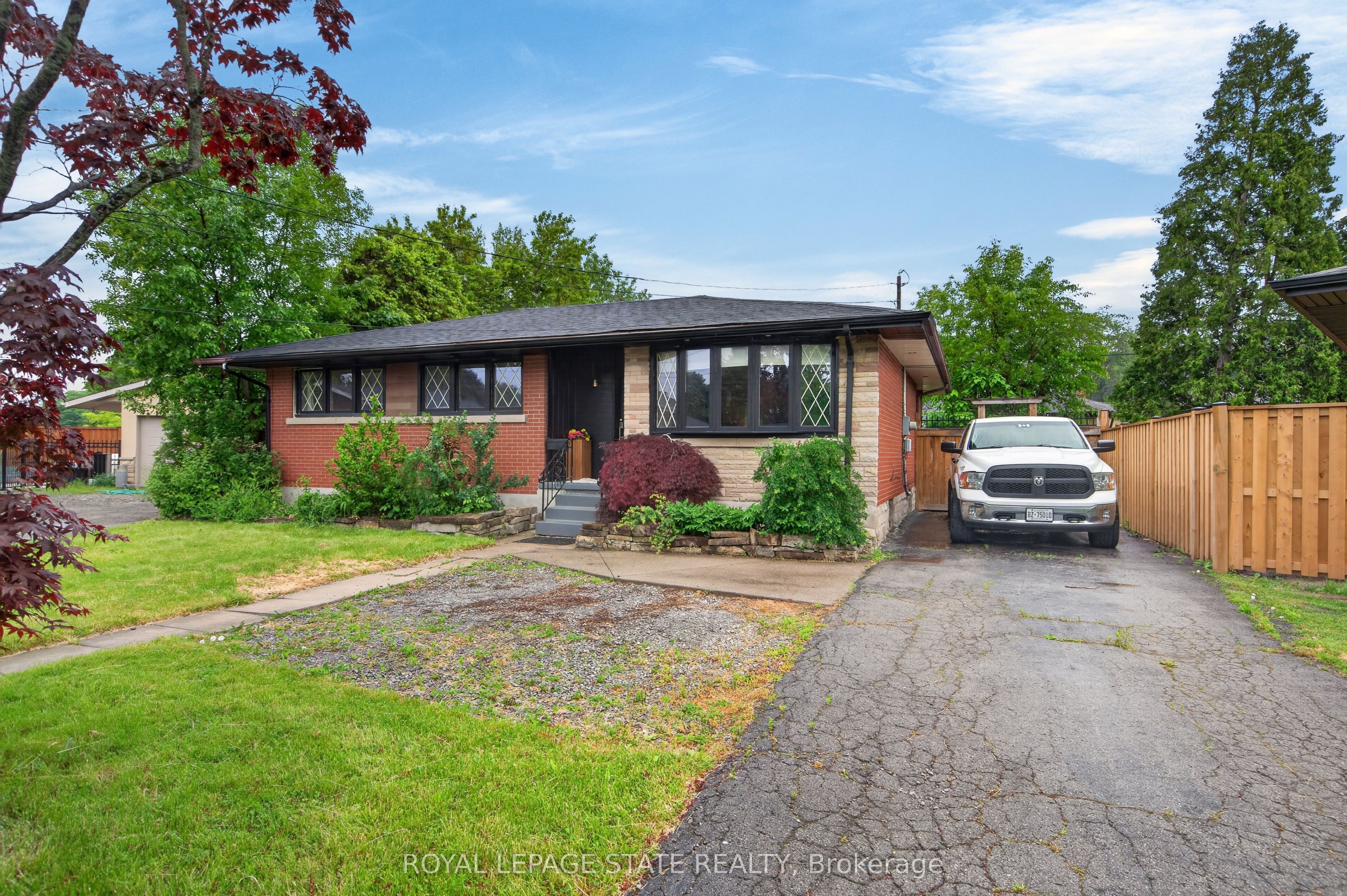 33 Kenwood Crescent