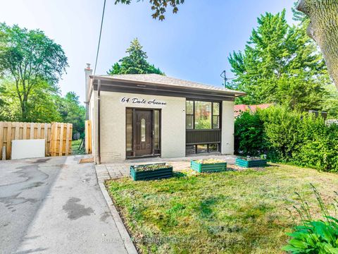 64 Dale Avenue Toronto ON M1J 3J5