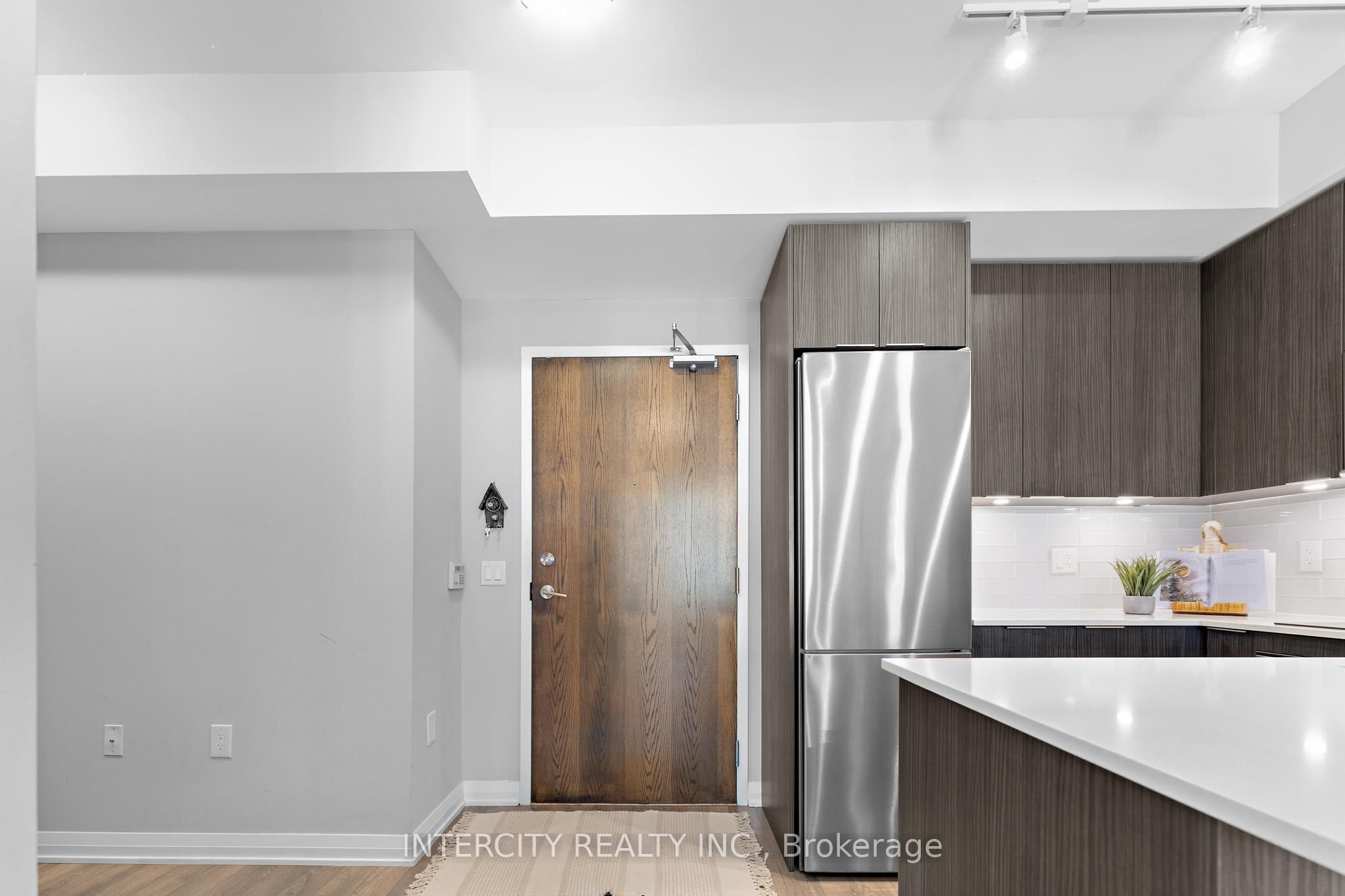 99 Eagle Rock Way 627