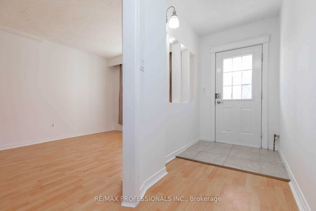 Photo of 5 Teston Boulevard, Toronto, ON M6N 4R9 (MLS # W12392069)
