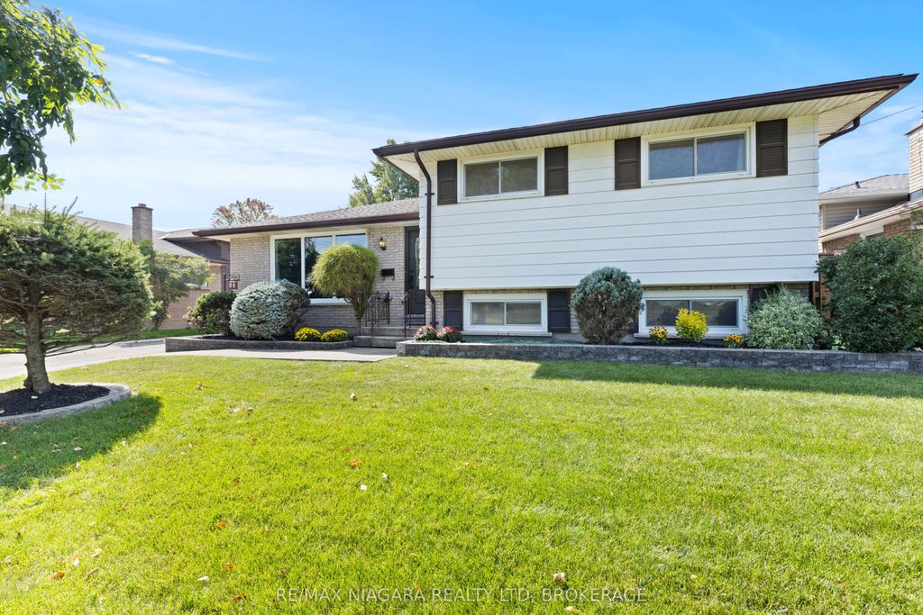 Photo of 96 Watt Avenue, Welland, ON L3B 1J4 (MLS # X12535060)